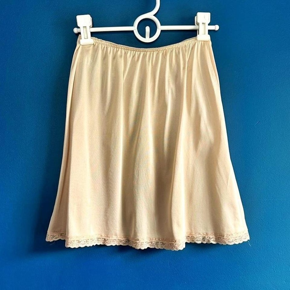 Vintage 90s Warners Slip Skirt Women's Size Small Cream Lace Retro Made In USA
